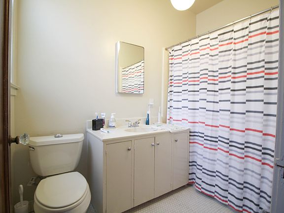 5th image of 832 Dolores St APT 3
