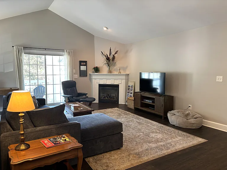 14 Ellis Ave #8 — Photo 3