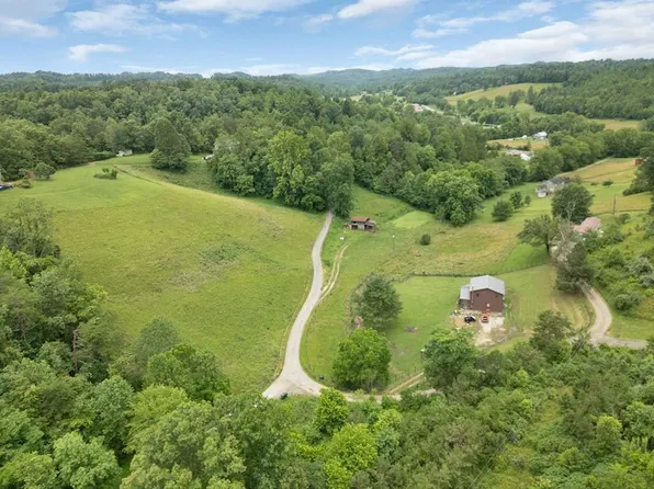 475 Gerald Carr Br, Flatgap, KY 41219