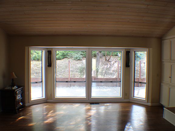 4th image of 13961 Hemlock Dr