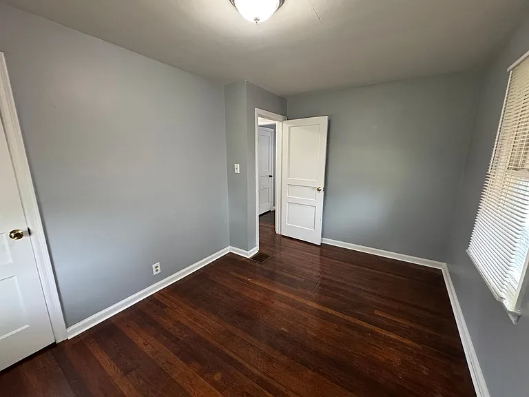 2342 E Legrande Ave — Photo 16