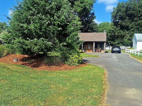 2nd image of 609 Whitthorne St