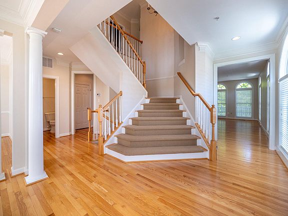 3rd image of 30 Sharpstead Ln