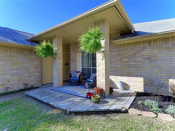 4th image of 505 Eaglecreek Dr