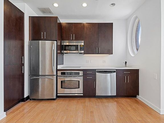 3rd image of 176 W 86th St APT 10A
