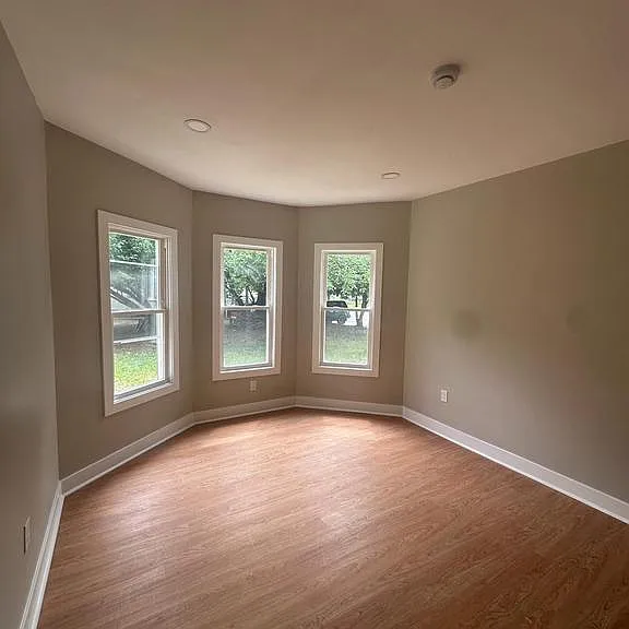357 Mantua Ave — Photo 10