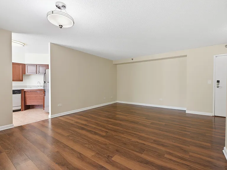 Evanston Place — Photo 36