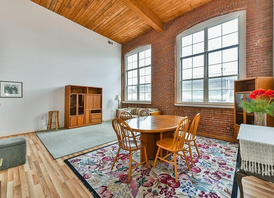 1st image of 3 S Stone Mill Dr APT 222