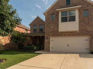 1300 Realoaks Dr, Fort Worth, TX 76131