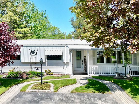 2nd image of 13 Cypress Point Cres