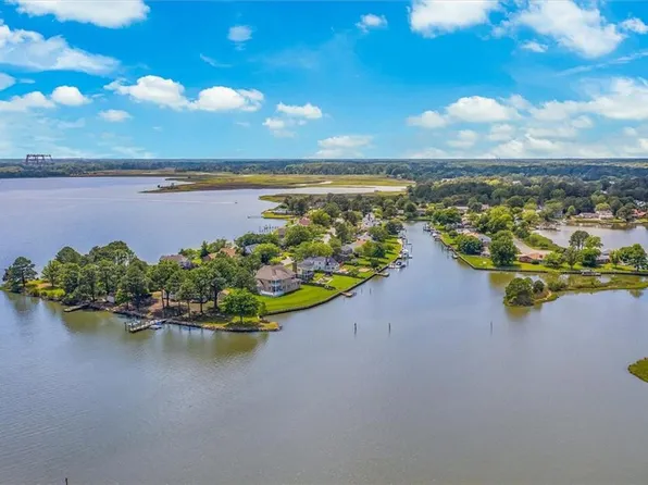 6 Lakeview Dr, Poquoson, VA 23662