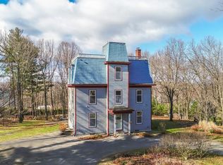 165 Apple Tree Hl, Fitchburg, MA 01420