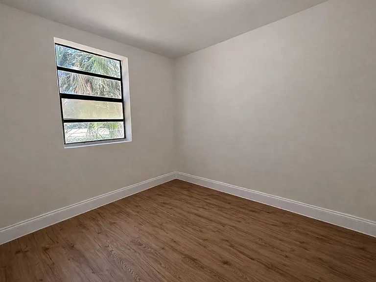 569 Nuna Ave — Photo 9
