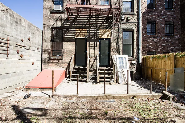 Rented by Nooklyn NYC LLC | media 13