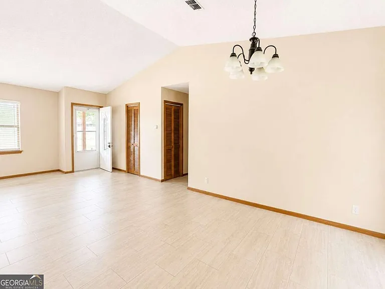 603 Plantation Village Dr — Photo 6