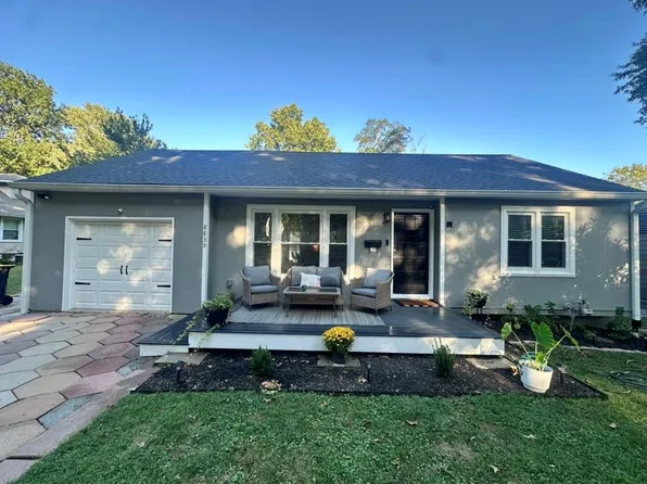 8839 Virginia Ln, Kansas City, MO 64114