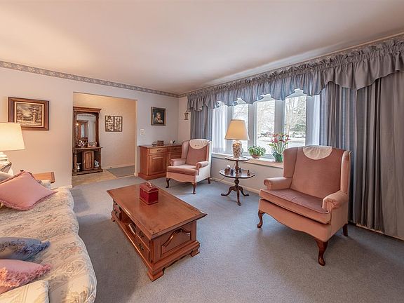 4th image of 201 Robinwood Ln