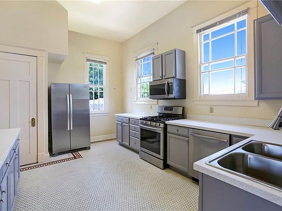4th image of 3618 Napoleon Ave