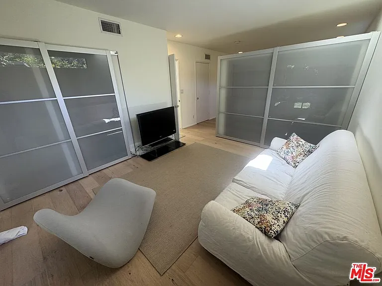 7586 Woodrow Wilson Dr — Photo 22