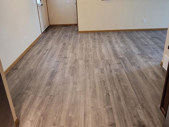 3rd image of 1525 Bench Blvd Unit 19