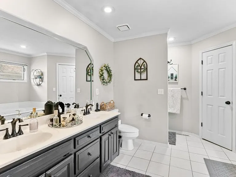 840 E Gaslight Dr — Photo 15
