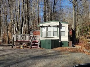 45 Hiker Ct, Gouldsboro, PA 18424