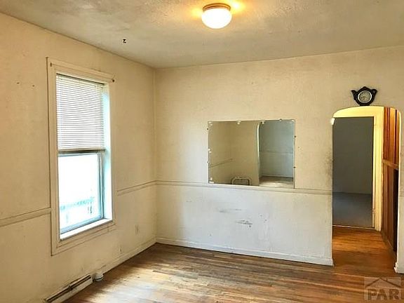 3rd image of 608 E 6th St