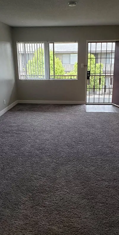 12054 Downey Ave. — Photo 4