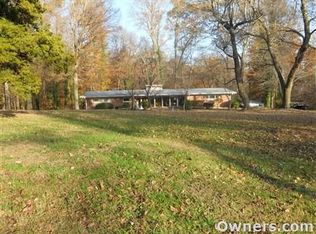 8 Dogwood Ln, Clarksville, TN 37043