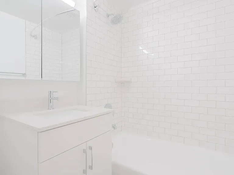400 W 37th St #7E — Photo 57