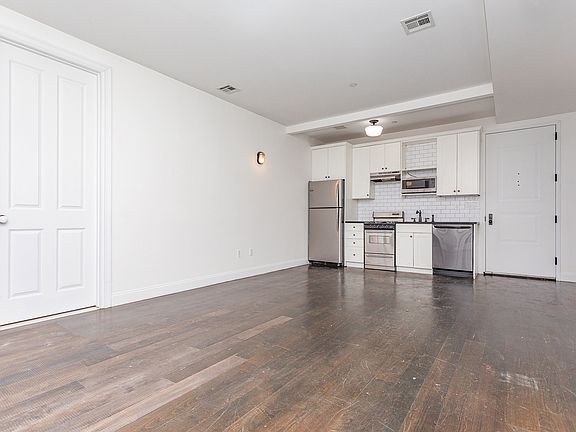 4th image of 635 Driggs Ave APT 2I