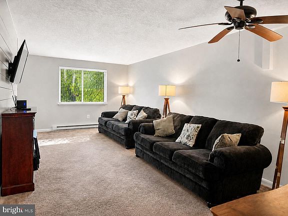4th image of 1724 Mosser Rd #11