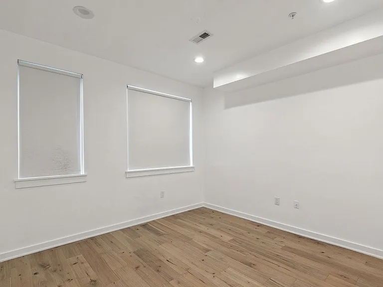 2219 N Hope St — Photo 24