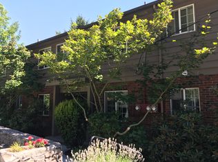 8400 SW Canyon Ln APT 11, Portland, OR 97225