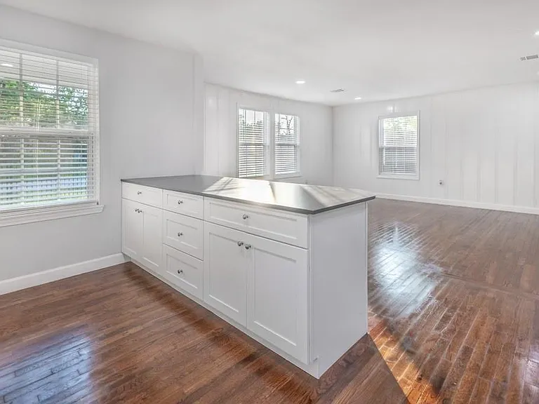 3234 Berry St — Photo 11