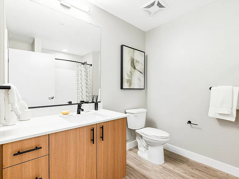 215-web-or-mls-775-n-6th-st