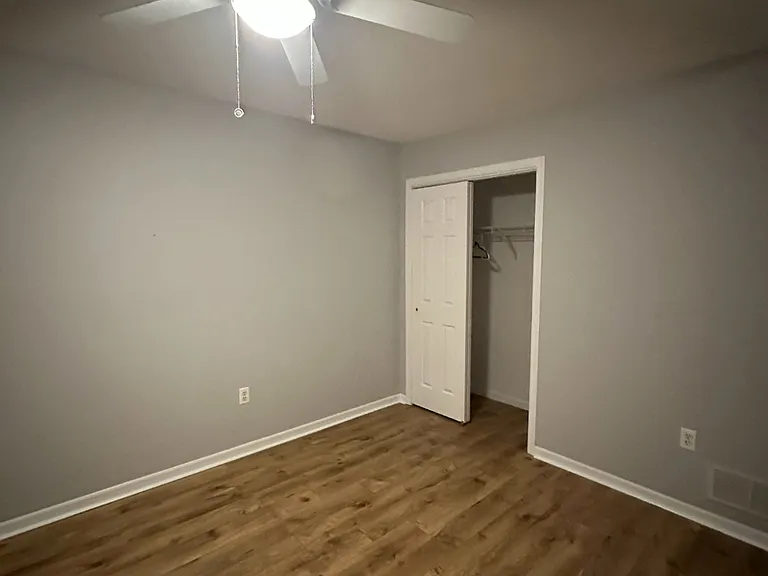18 Garden Pl — Photo 9