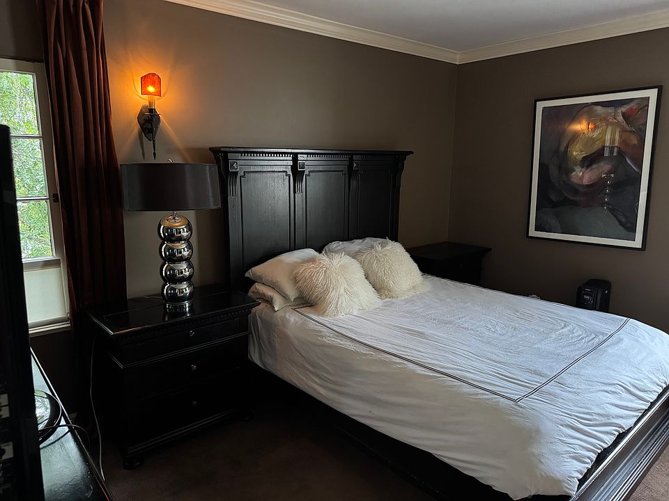 Primary queen size bed