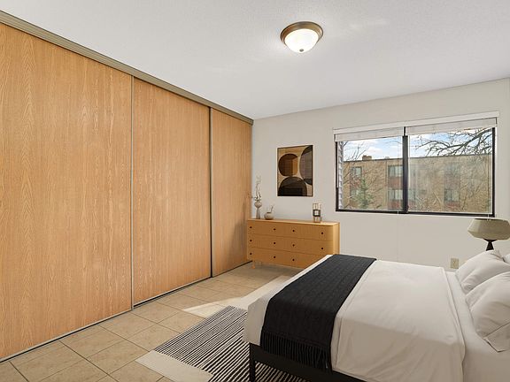 2nd image of 1313 Como Ave SE APT 201