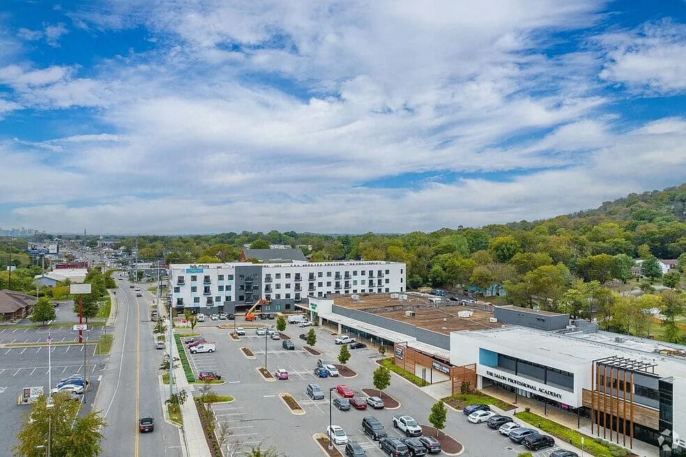 Flats at Donelson Plaza — Photo 1