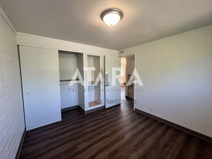 461 E Locust St #2 — Photo 10