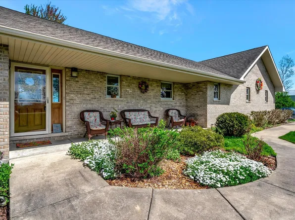 1444 W Kentucky Ave, Beecher, IL 60401