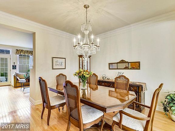 Formal Dining Room w/hardwood floors
