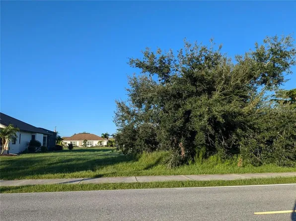 1327 Rio De Janeiro Ave #4, Punta Gorda, FL 33983