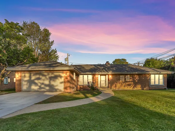 6811 N Kenneth Ave, Lincolnwood, IL 60712