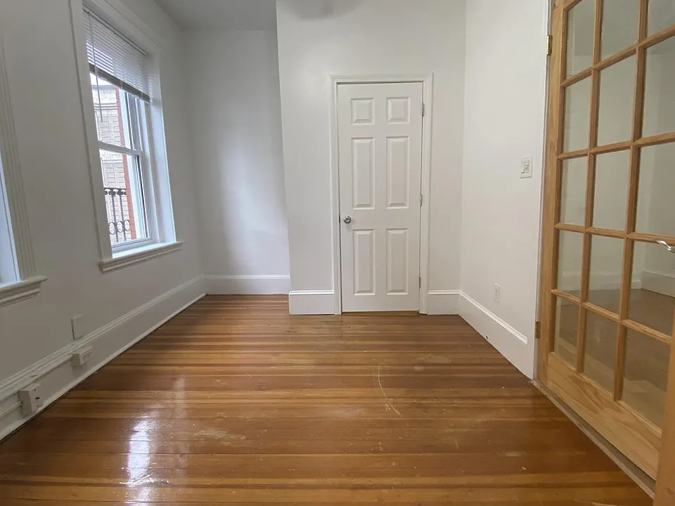 64 Hemenway St #23