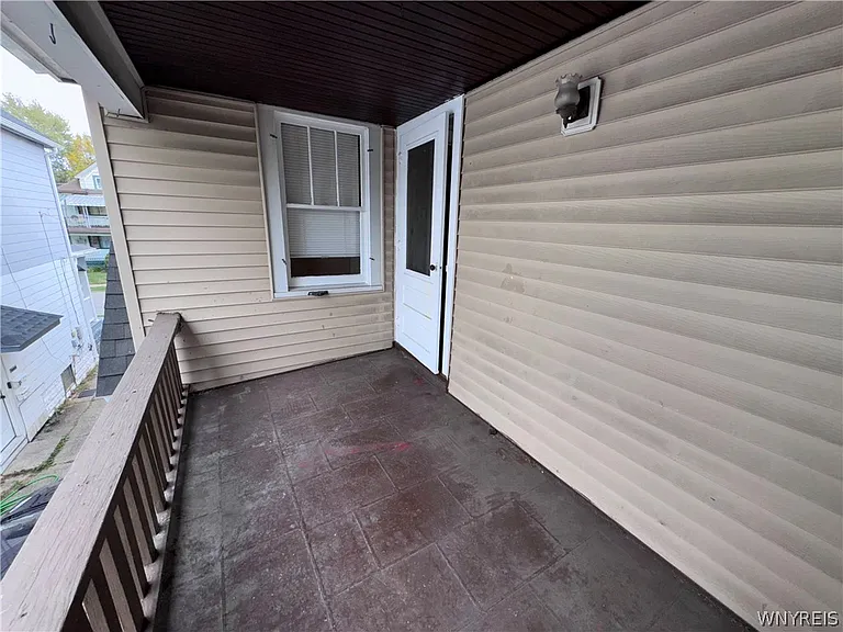 34 Sunset St #UPPER — Photo 12