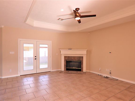 5th image of 120 Emerald Dr