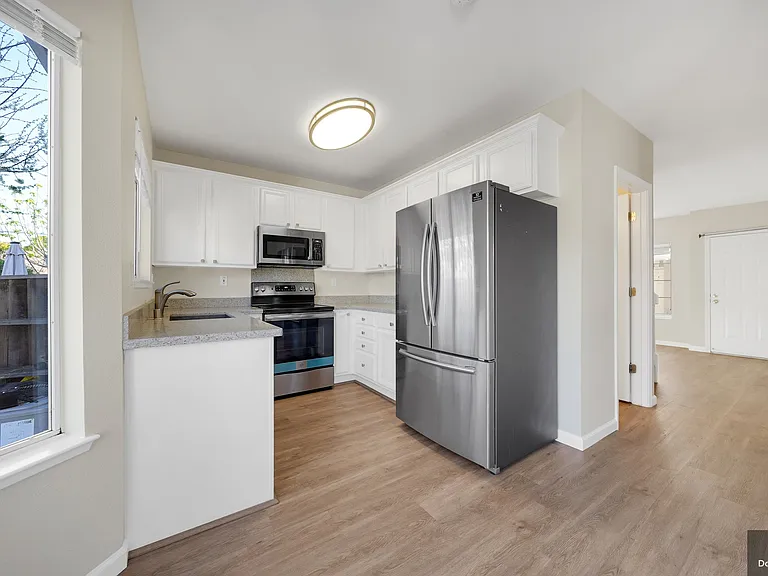 813 Woodhams Oaks Pl — Photo 9