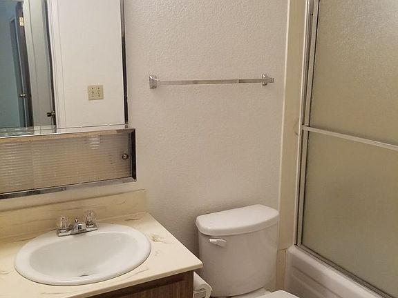 5th image of 955 Woodshire Way